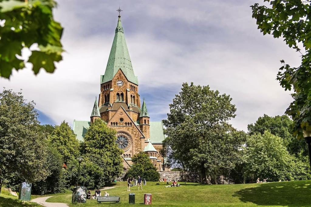 Lugn Design Laegenhet, I Heta Sofo, Soedermalm